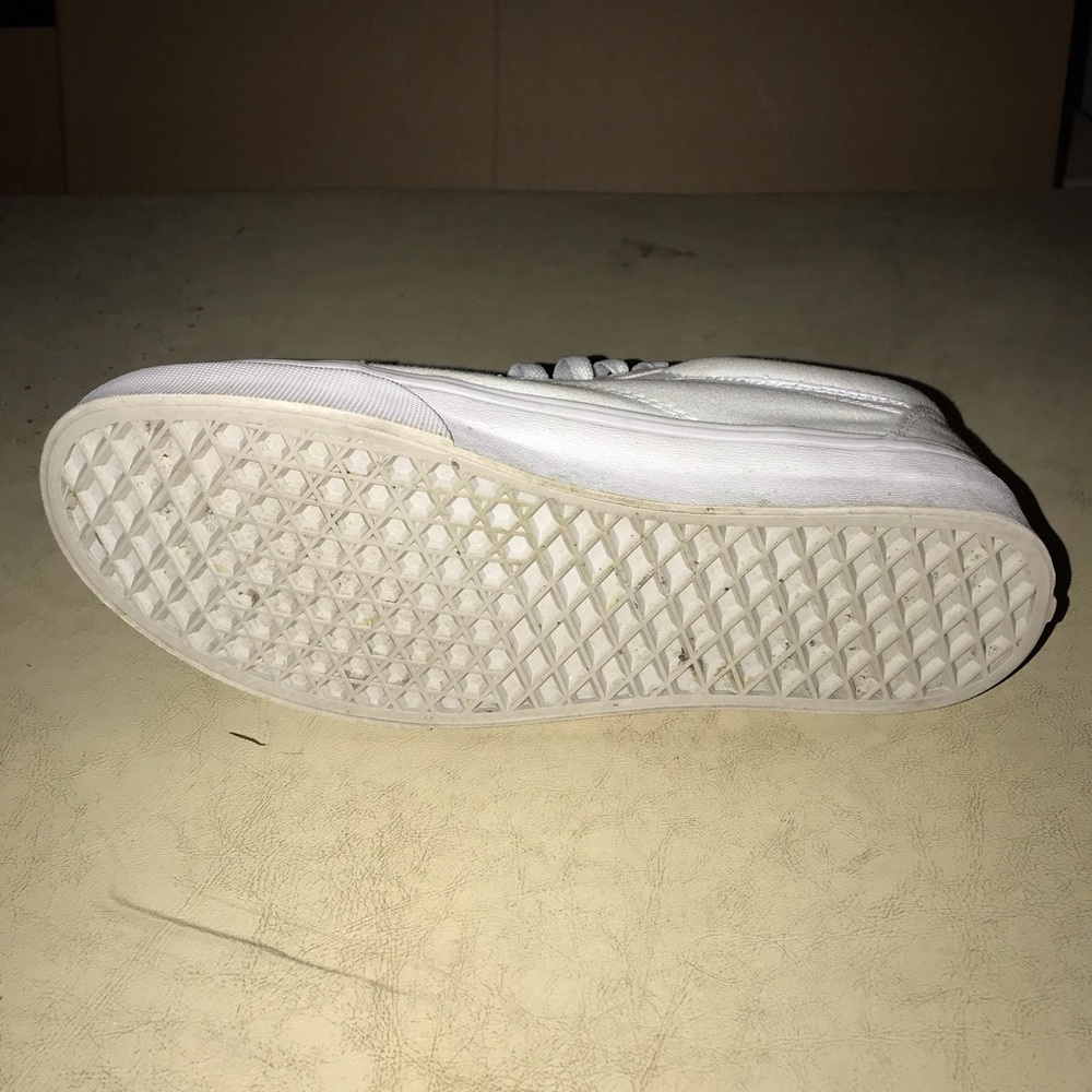 Vans - Picture 6 of 10